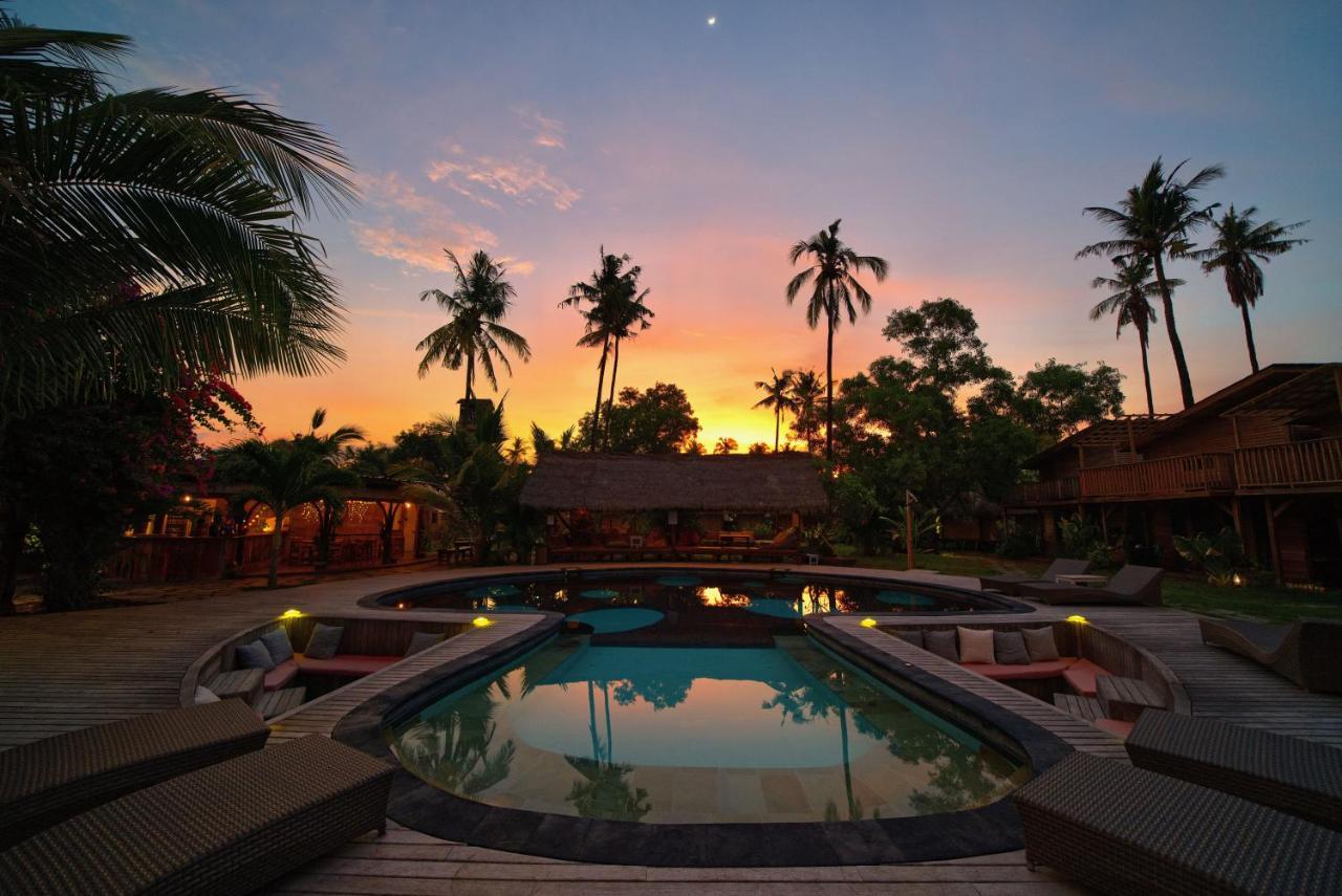 Begadang Hotel Gili Air Exterior photo