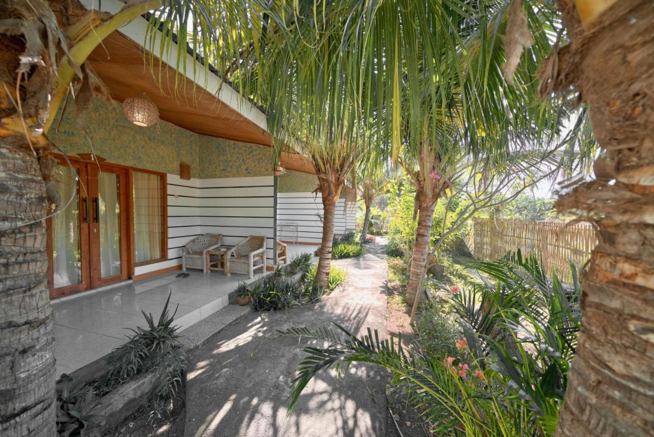 Begadang Hotel Gili Air Exterior photo