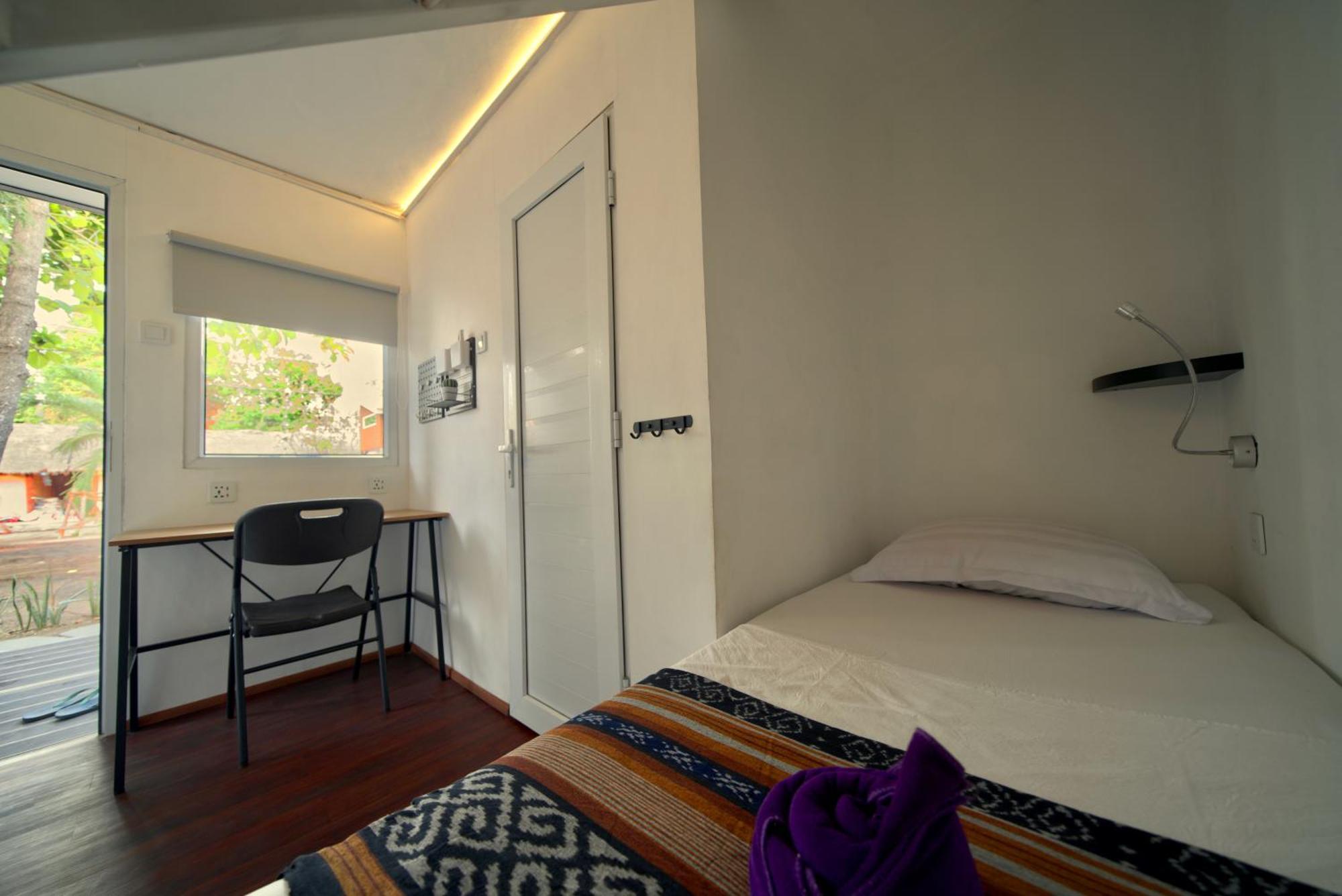 Begadang Hotel Gili Air Exterior photo