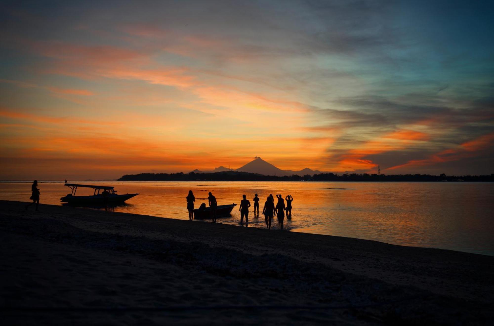 Begadang Hotel Gili Air Exterior photo