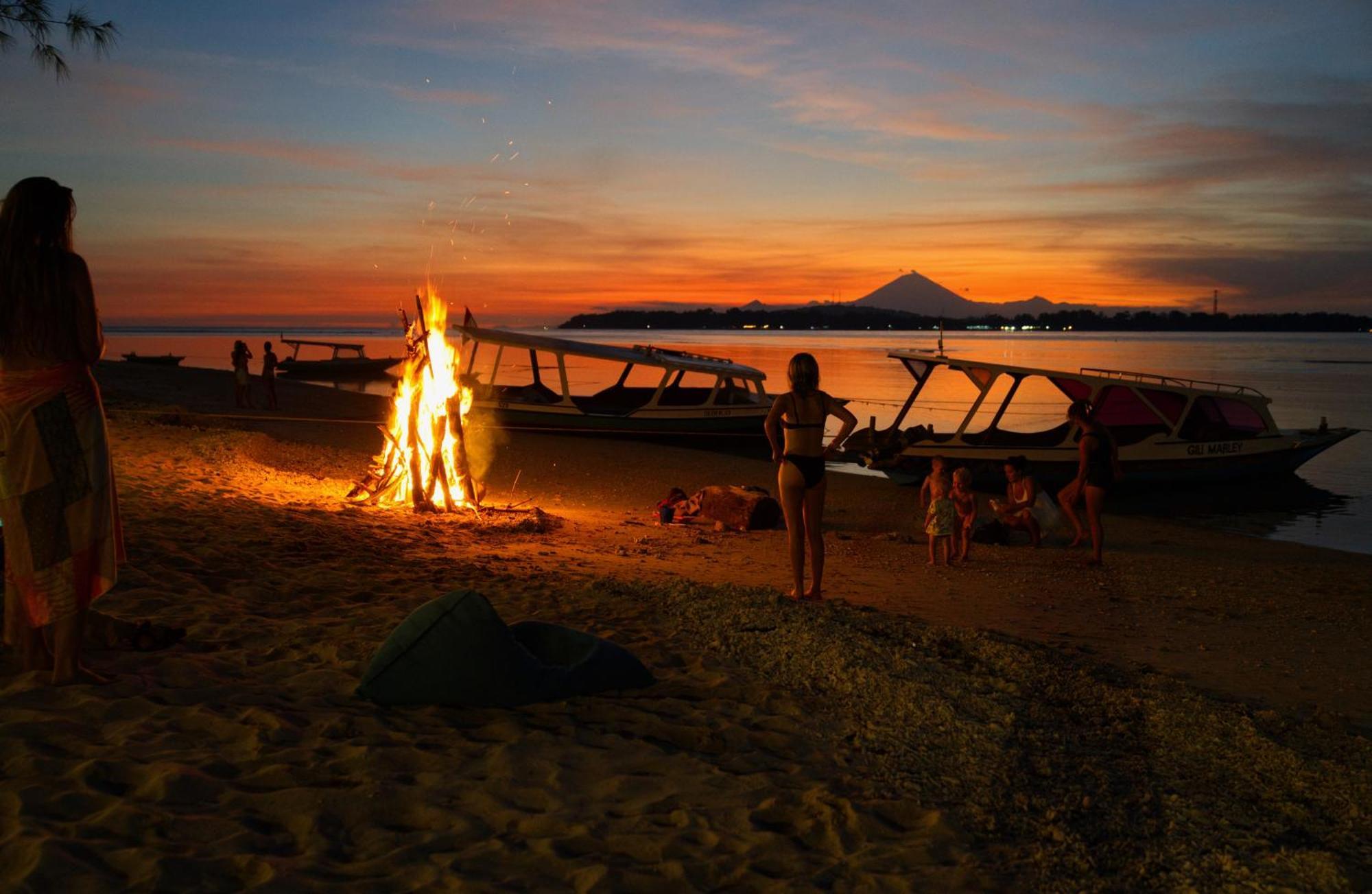 Begadang Hotel Gili Air Exterior photo
