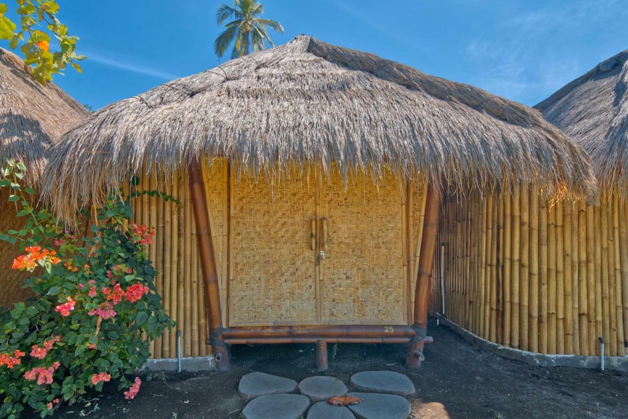 Begadang Hotel Gili Air Exterior photo