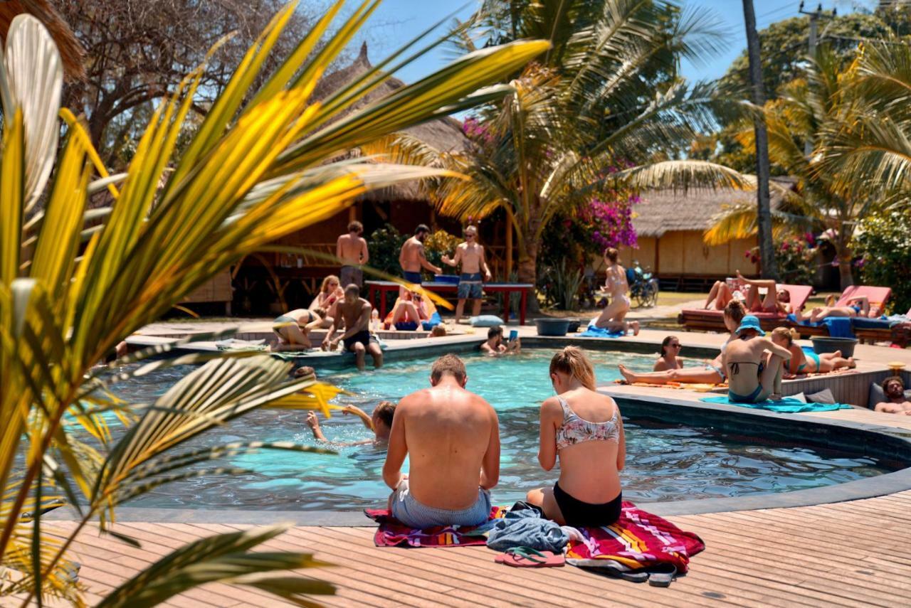 Begadang Hotel Gili Air Exterior photo